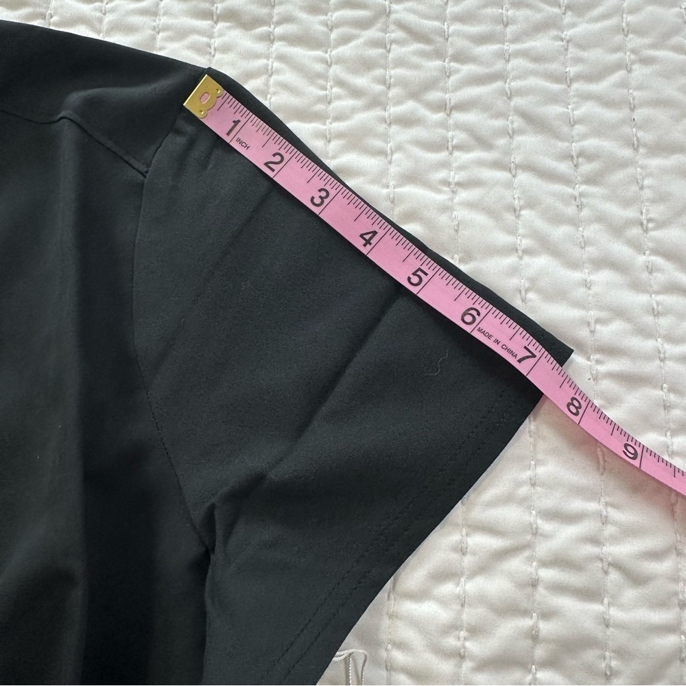 Figs ScrubsTop Women’s XS Stretch Pockets black with Yellow Logo Medical Wear - Picture 13 of 14